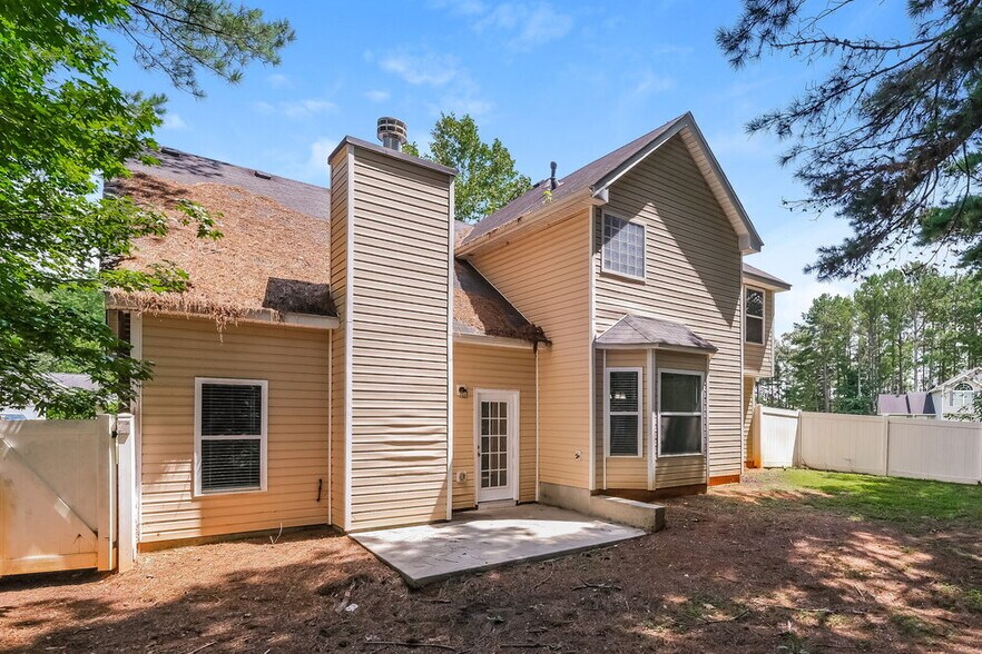 Building Photo - 146 Edison Dr