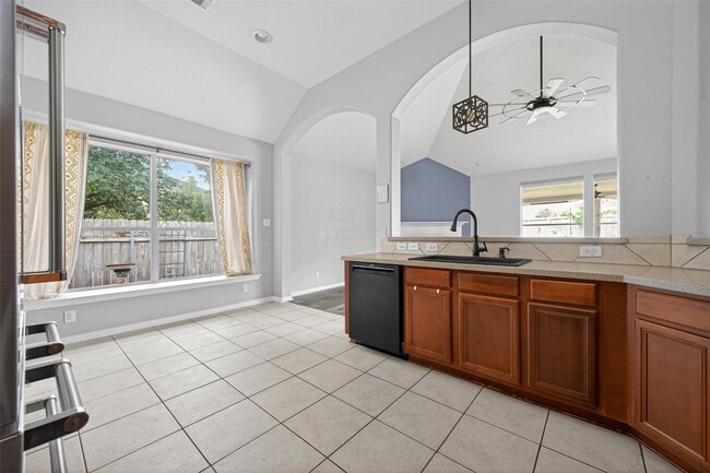 Building Photo - 20827 Rose Crossing Ln