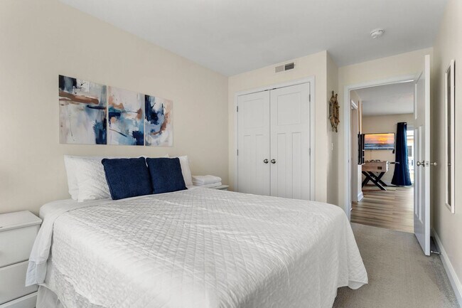 Building Photo - 128 Ashworth Ave