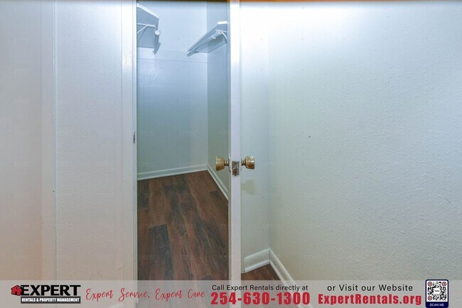 Building Photo - 205 W Avenue A