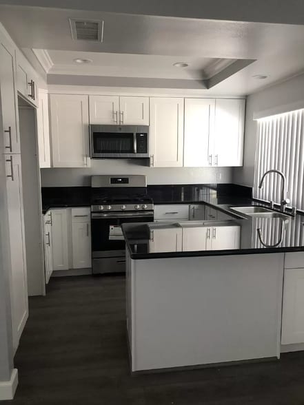 Building Photo - 21107 Vía Santiago