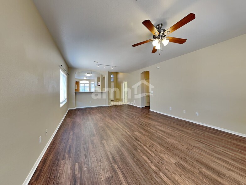 Building Photo - 14551 W Marcus Dr