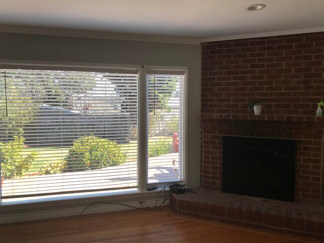 Building Photo - 1304 S Irena Ave