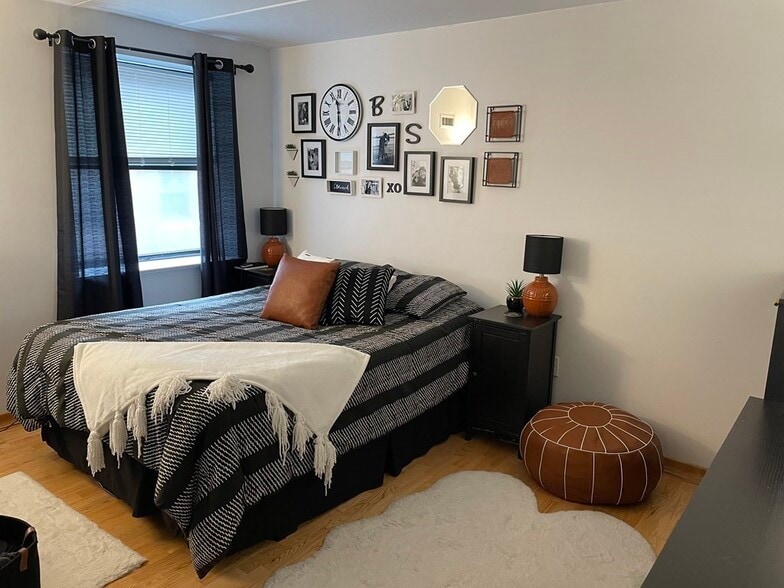 Building Photo - 1933 Commonwealth Ave