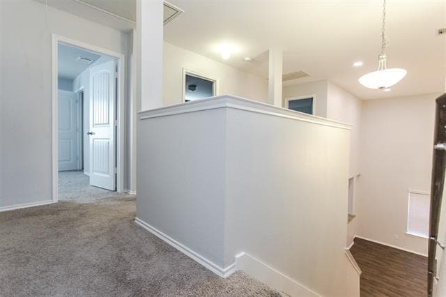 Building Photo - 2103 Meadow Park Dr