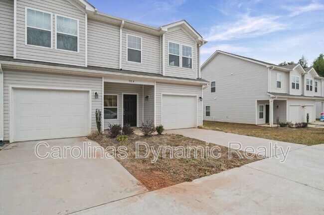 Building Photo - 916 S Battleground Ave