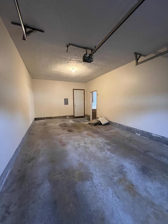 Building Photo - 1174 S Lincoln Ave