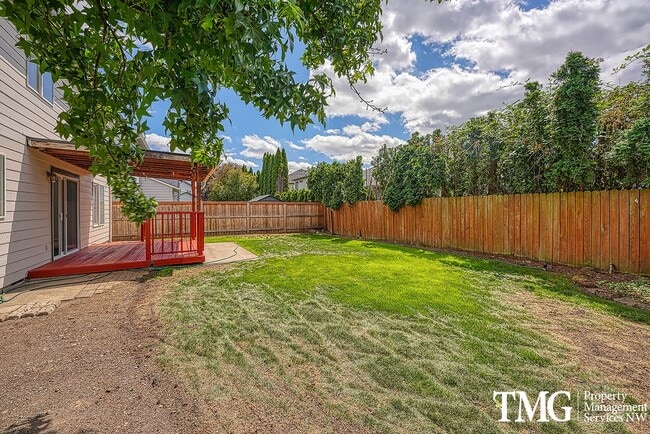 Building Photo - Beautifully Remodeled 4BR Home with Fenced Backyard