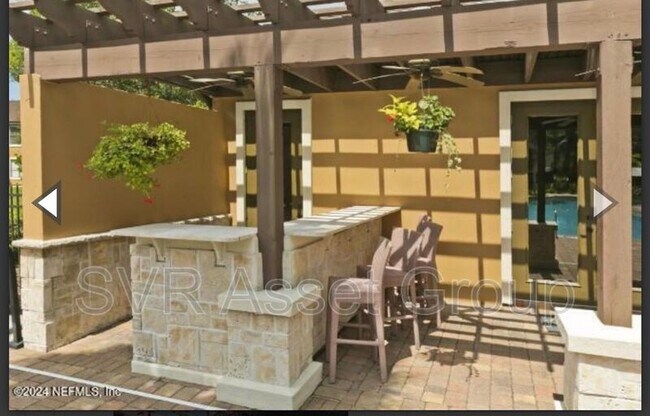 Building Photo - 100 Fairway