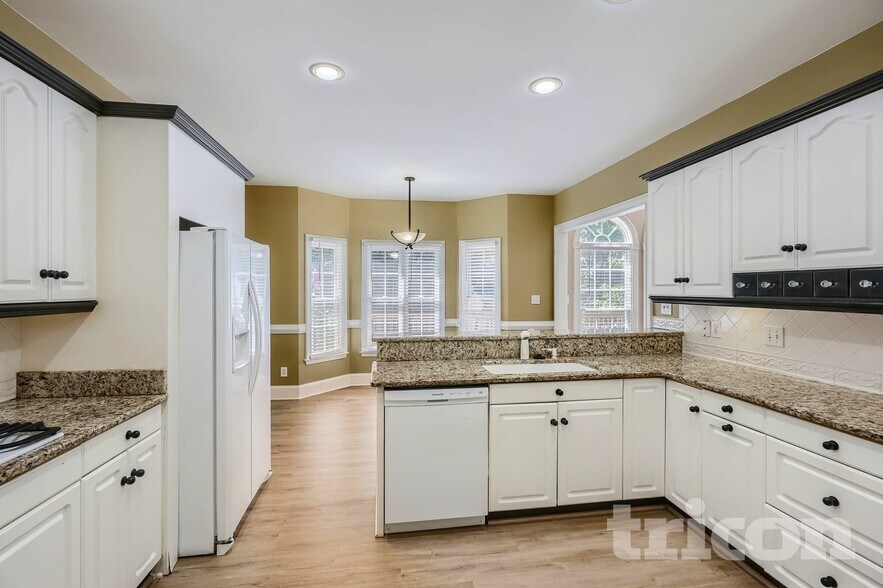 Building Photo - 140 Gray Fox Point