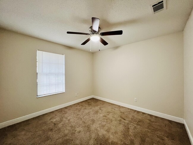Building Photo - 612 Sherwood Oaks Cir