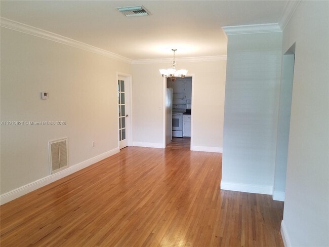 Building Photo - 3915 SW 60th Ave