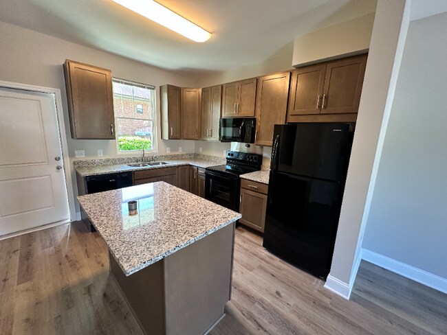 Building Photo - 300 Gardenview Ln