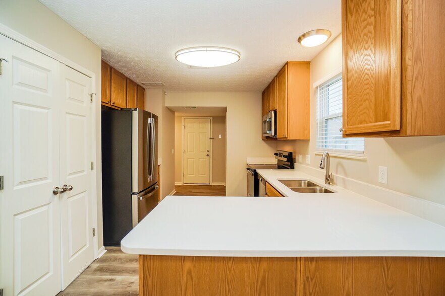 Building Photo - 1272 Poplar Creek Ct
