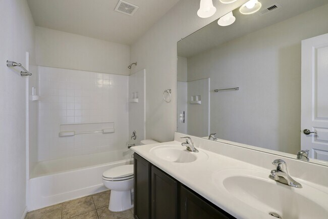 Building Photo - 16617 Conner Creek Ln