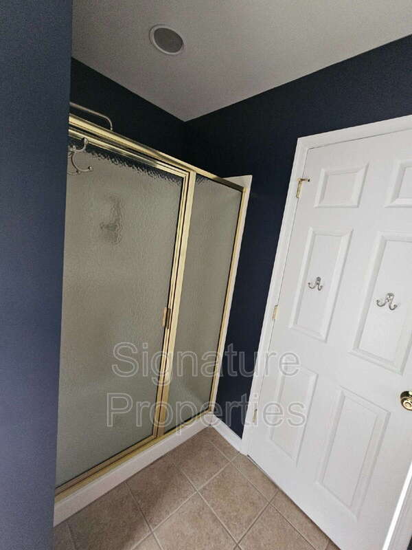 Building Photo - 5600 Barnsley Pl