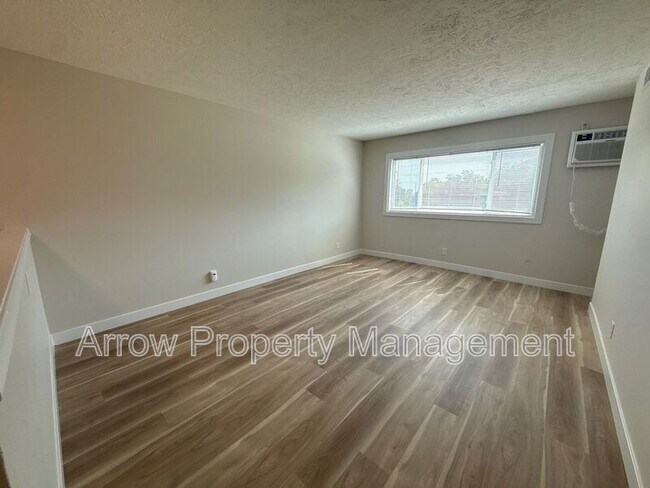 Building Photo - 5703 S 14th St