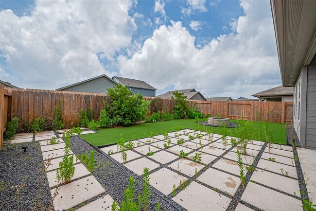 Building Photo - 12518 Pelican Bay Dr