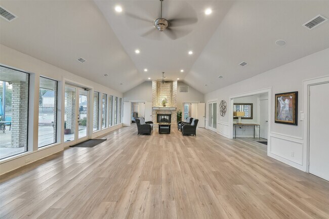 Building Photo - 3911 Cherry Forest Dr
