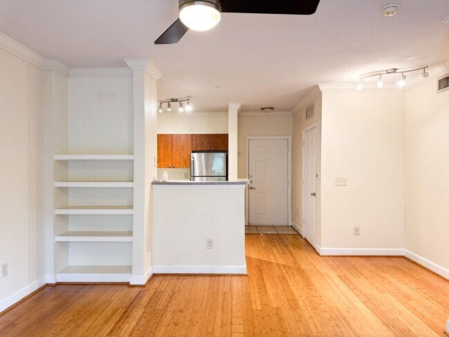 Building Photo - The Grande Downtown - One bedroom one bath...