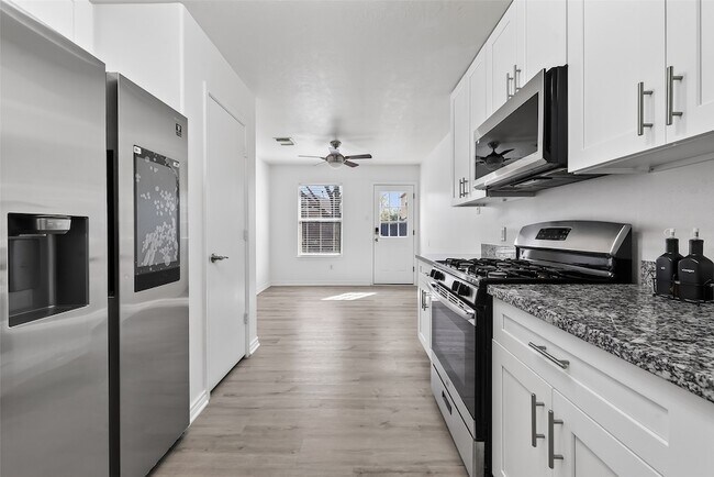 Building Photo - 9111 Grand Villa Ln