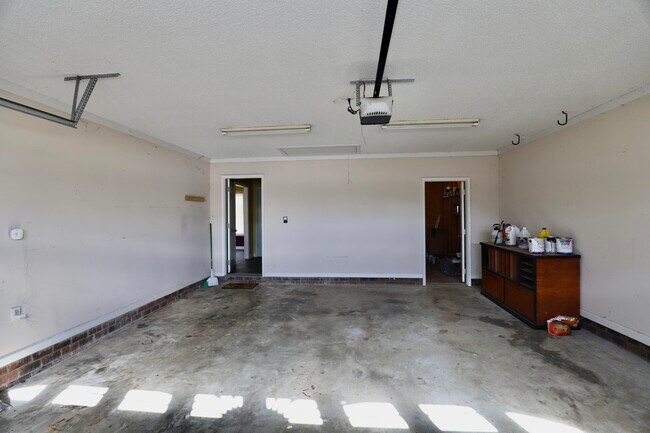 Building Photo - 2605 Turningleaf Ln