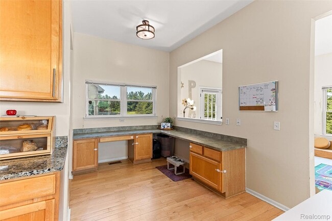 Building Photo - 1484 Chapleau Dr