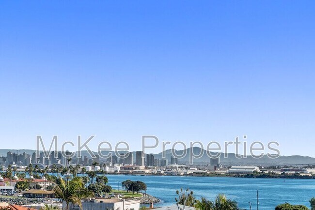Building Photo - 307 San Elijo St