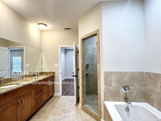 Building Photo - 8919 Kathryn Grace Dr