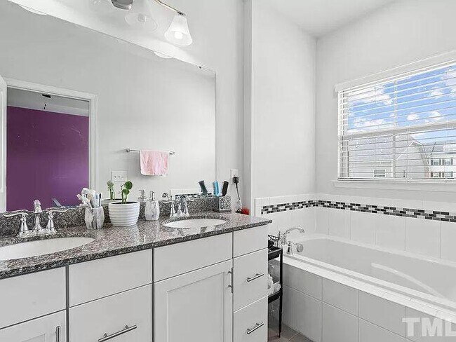 Building Photo - 1030 Brownsmith Dr