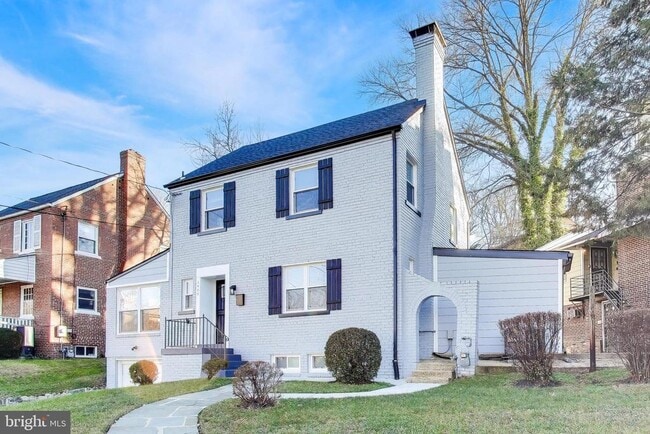 Building Photo - 3405 Carpenter St SE