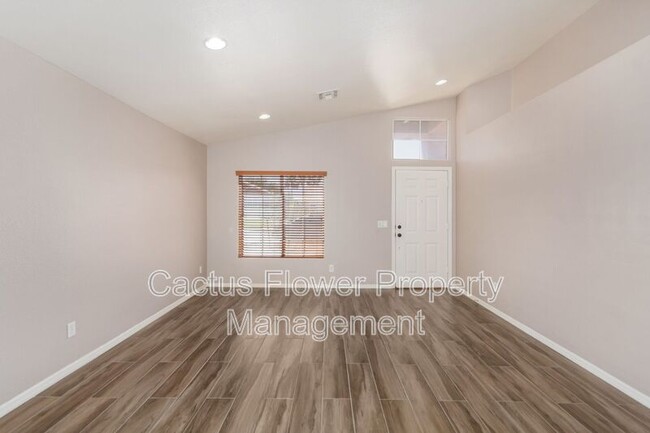 Building Photo - 308 W Liberty Ln