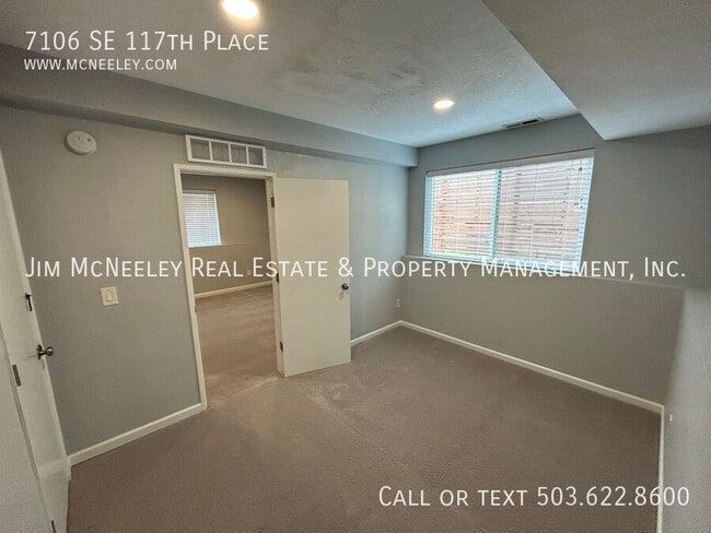 Building Photo - 7106 SE 117th Pl