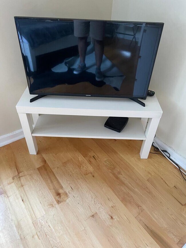 Building Photo - 40 E 9th St