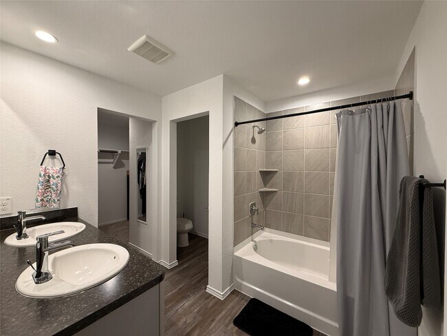 Building Photo - 5607 Redstone Gardens Dr