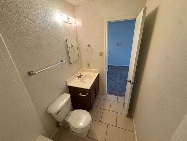 Building Photo - 8928 Kenton Briar