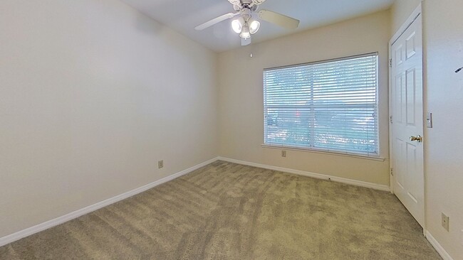 Building Photo - Jacksonville Beach Condo Available!!!!