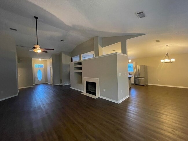 Building Photo - 1144 Troon Dr W