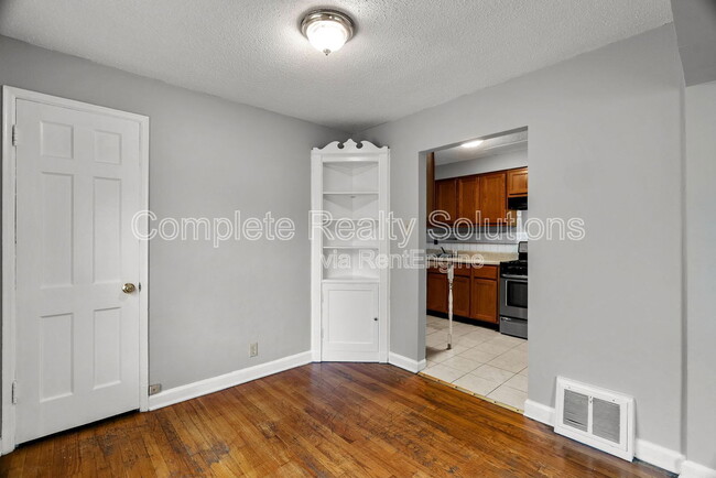 Building Photo - 7563 Haywood Dr