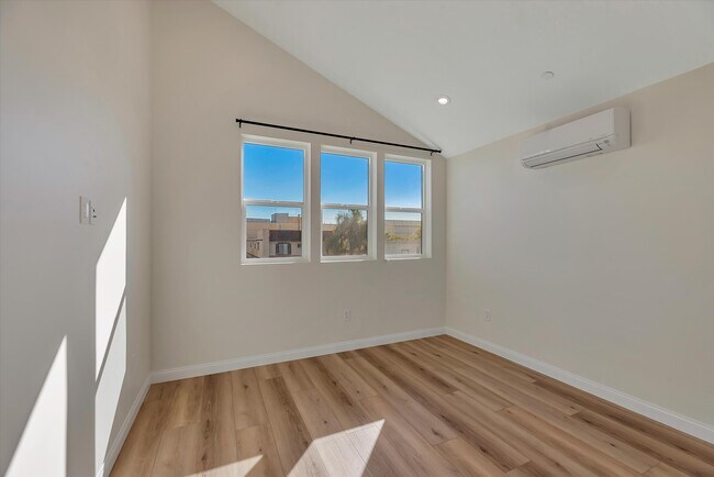 Building Photo - 4048 Cherokee Ave