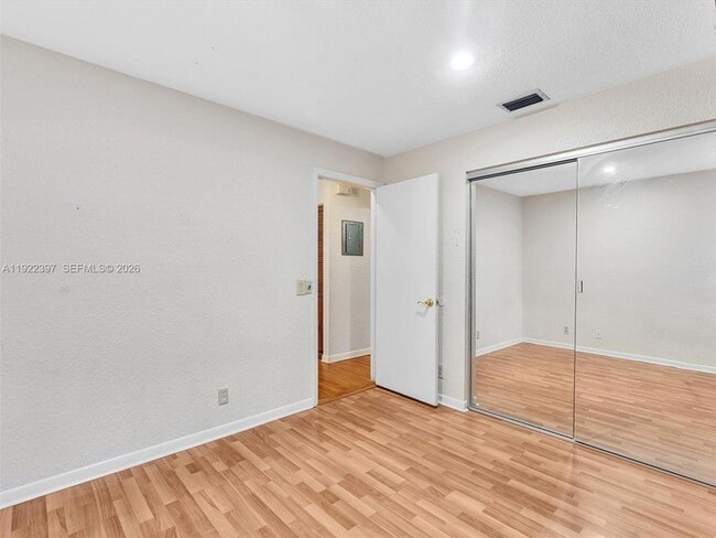 Building Photo - 1361 Cottonwood Cir