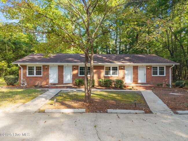 Building Photo - 1190 Gould Rd