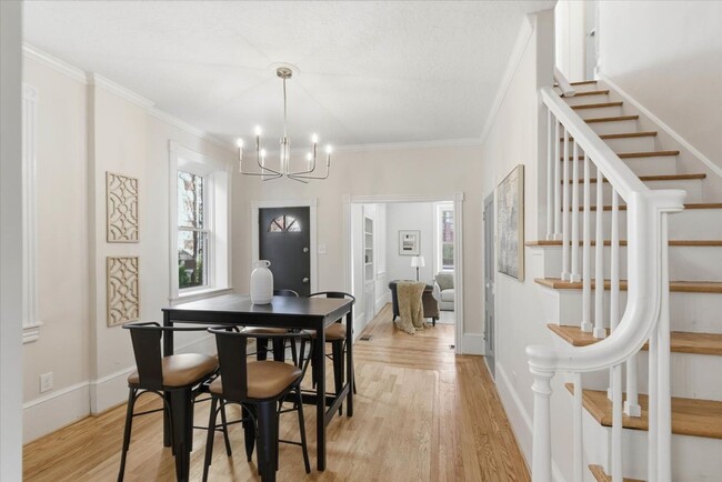 Building Photo - 305 W Broadway