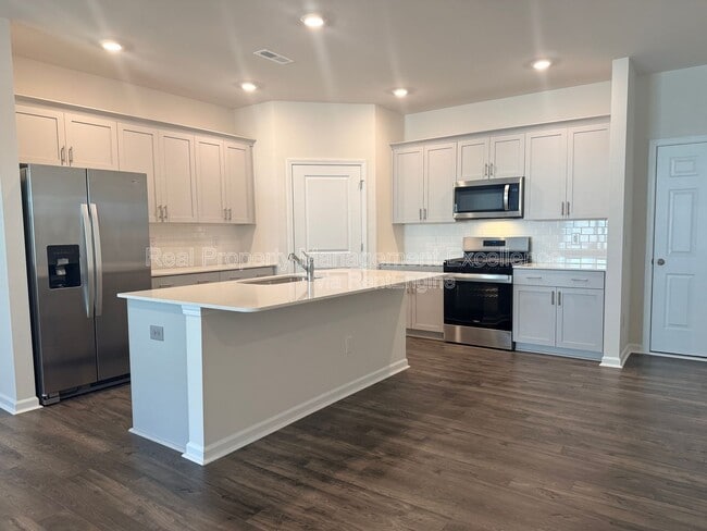 Building Photo - 828 Old Tarboro Rd