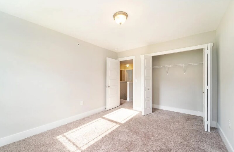 Building Photo - 1135 Somerset Springs Dr