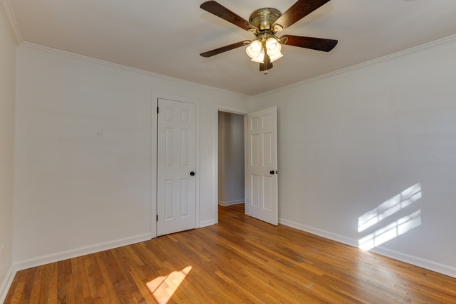 Building Photo - 222 Patrician Dr