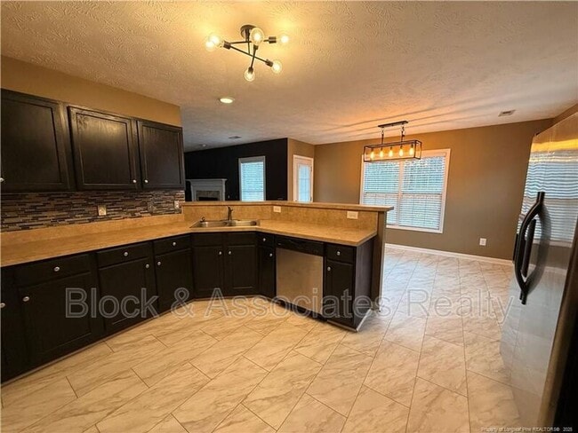 Building Photo - 68 Sunridge Dr