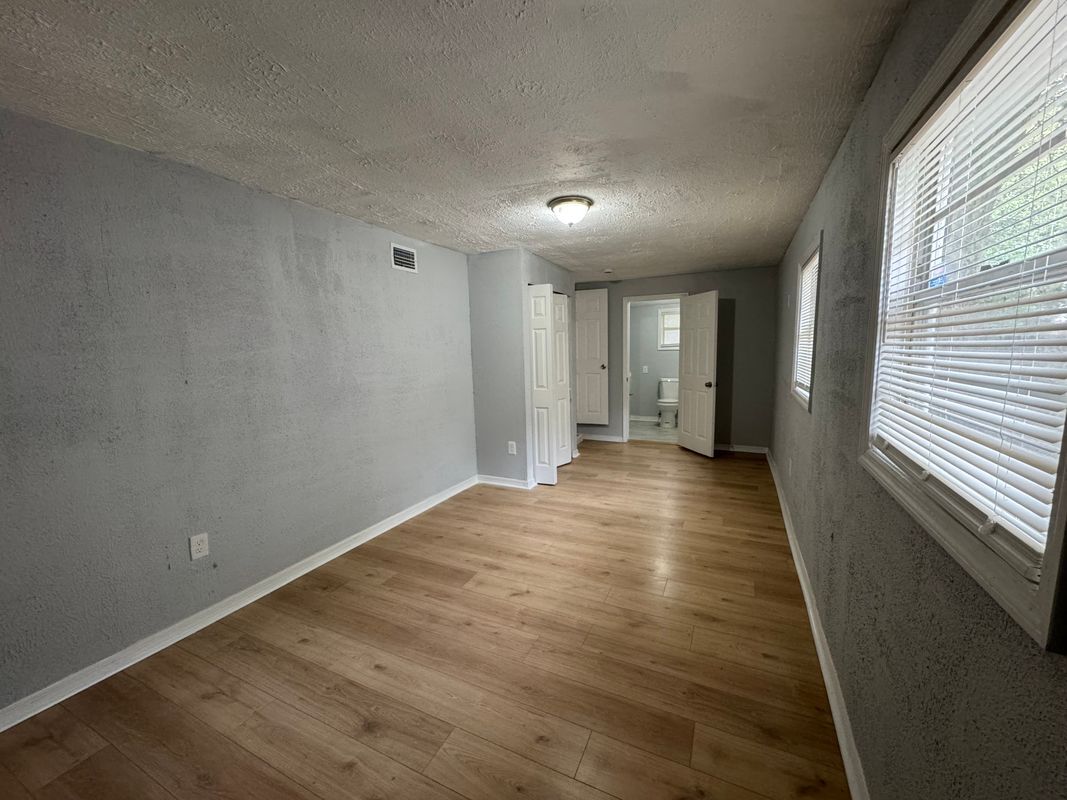 Building Photo - 8016 Lexington Dr