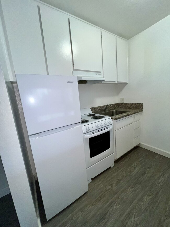 Building Photo - Alpine Terrace Apartments