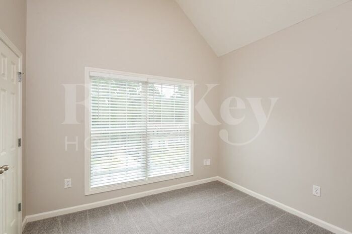 Building Photo - 77 Cypress Dr